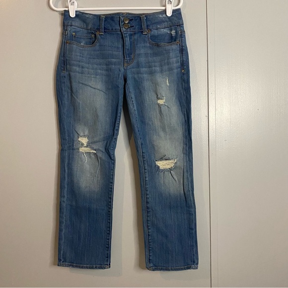American Eagle Outfitters Artist Light Blue Jeans Size 6 - Picture 1 of 6